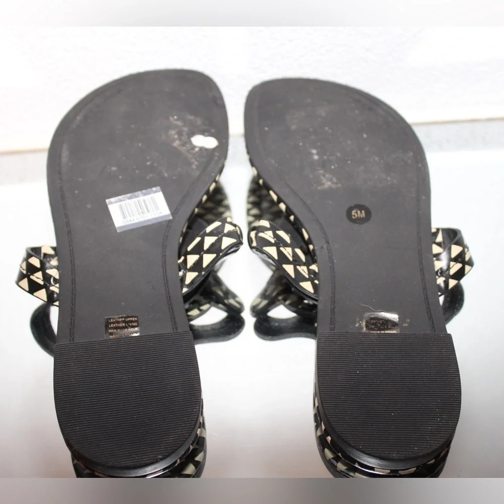 Tory Burch Miller Flip Flop Sandals Triangle Geo Print Women’s Size 5 - Picture 3 of 4